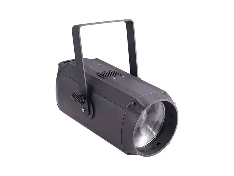 远程调焦面光灯